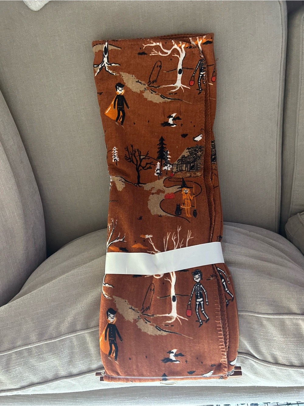“New” Magaschoni Brown Halloween Motif Throw Blanket